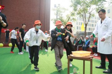 中国式养老之困：心灵孤单谁来关注？