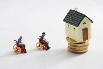试点六年、参保不足200人，保险版“以房养老”为何进展缓慢？