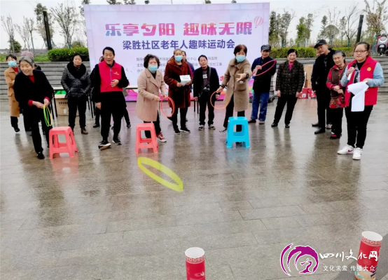 活力四射“夕阳红”，细雨中“长”出一群老顽童