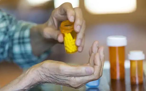 曹会娟：中老年合理用药指南